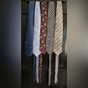19 Bundle Preowned Men Dress Ties Ralph Lauren CK DKNY BCBG W.V. Brown Guccini +